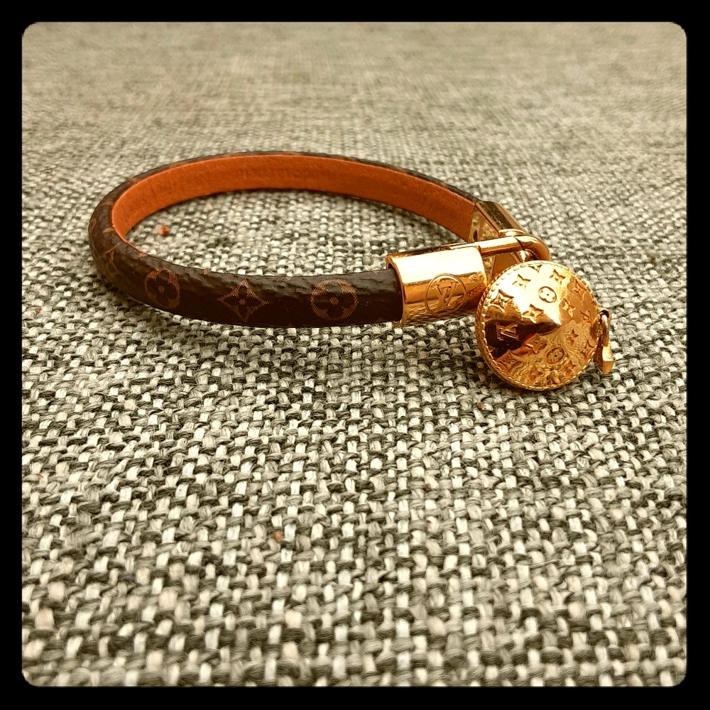 Louis Vuitton Toupie bracelet
